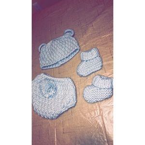 Newborn knit outfit